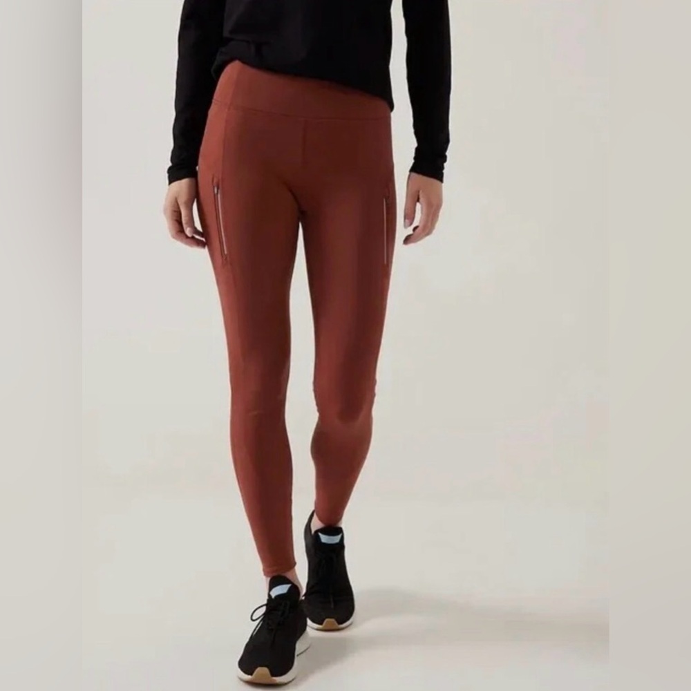 Athleta Rainier Tight in Ancient Mahogany, Size Small